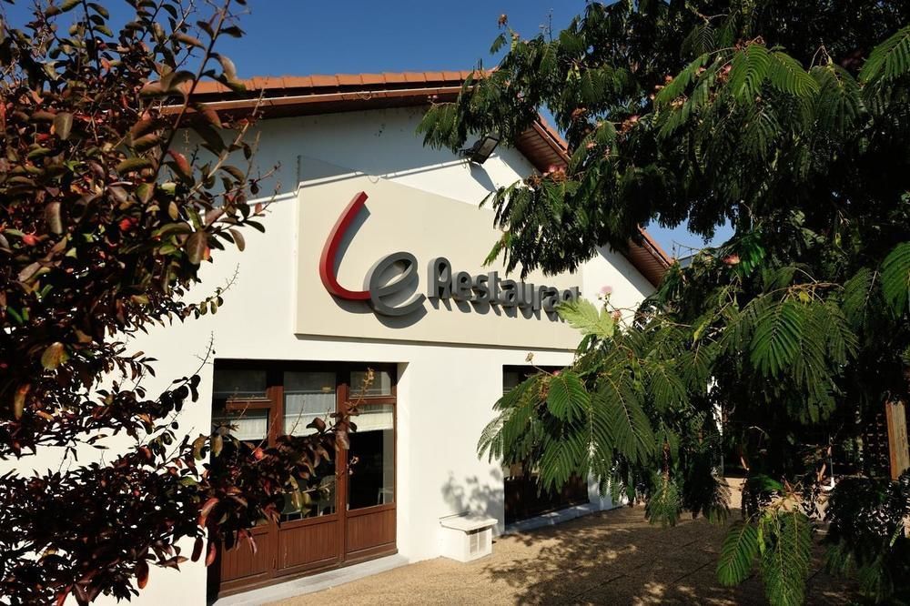 Hotel Campanile Toulouse Sesquieres Exterior foto